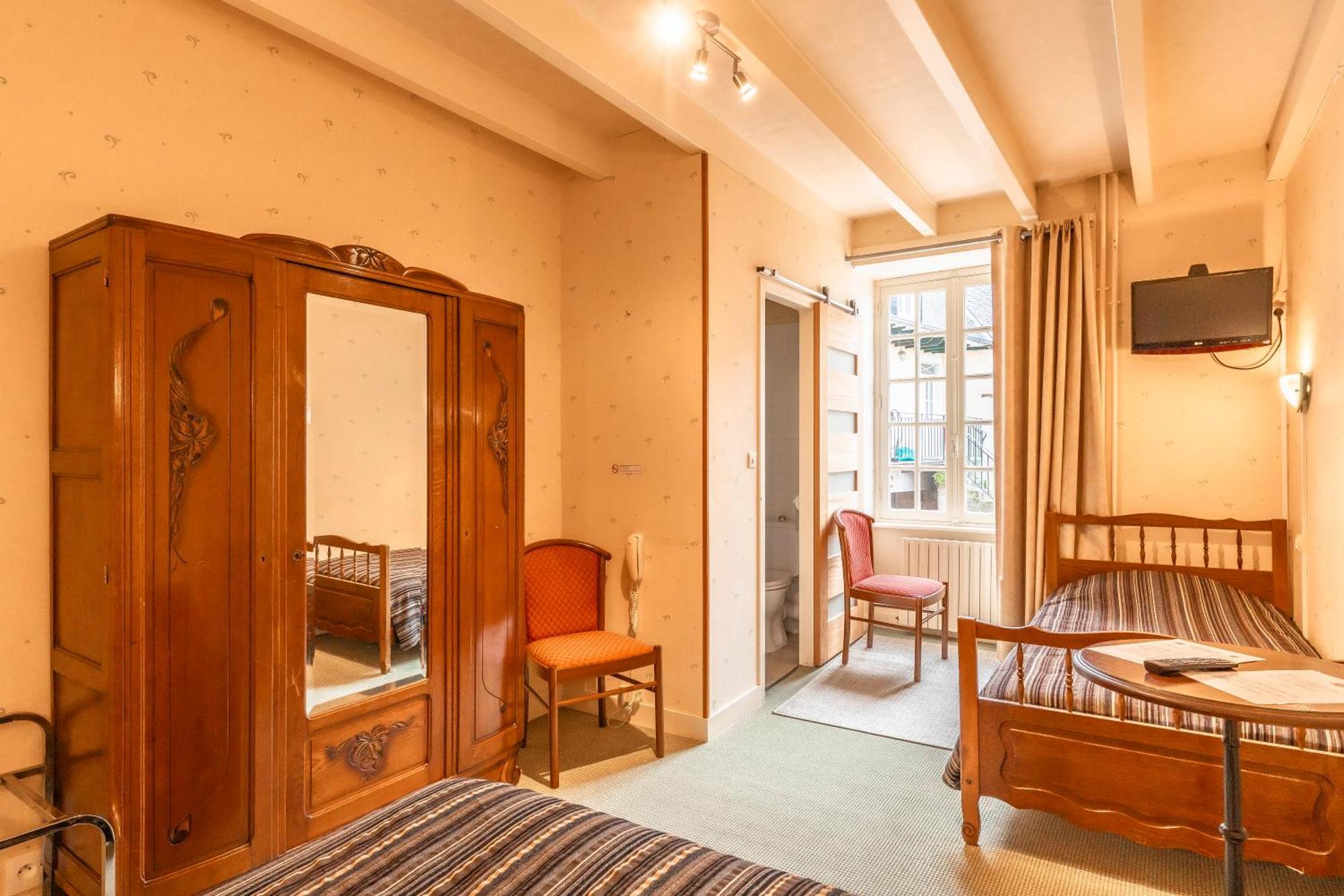 Auberge Le John Steele Sainte-Mère-Église エクステリア 写真